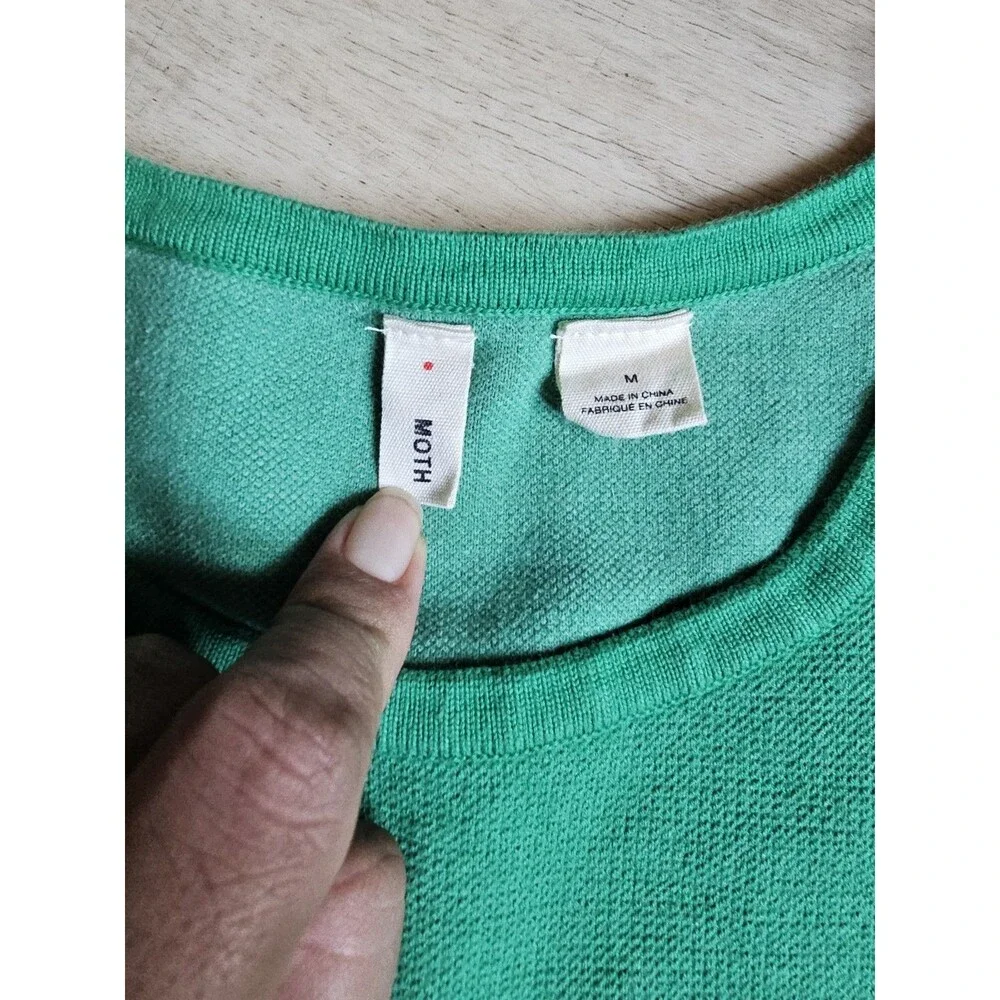 Moth by Antropologie Kelly Green Floral Embossed Cuff Sleeve Cropped Sweater M - Picture 3 of 8